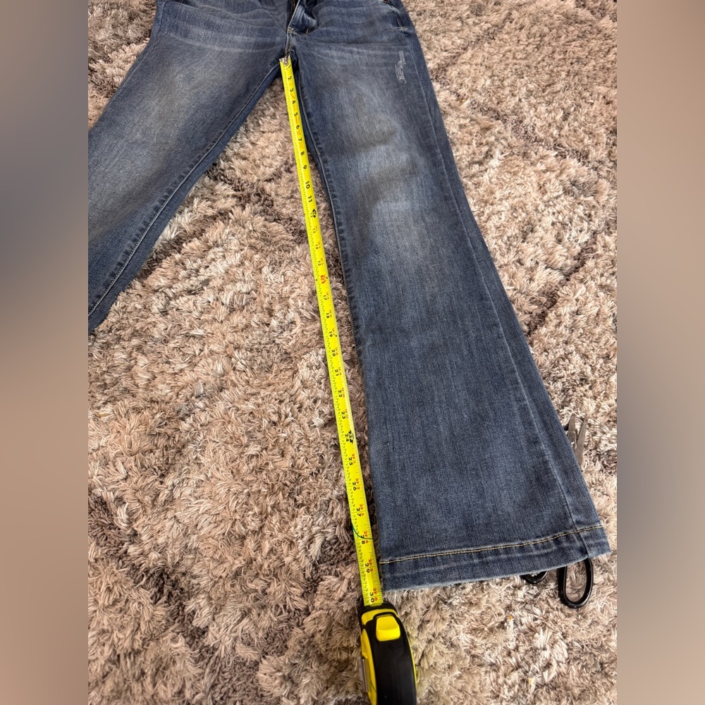 Judy Blue Flare Leg Jeans in Classic Blue - Picture 2 of 6